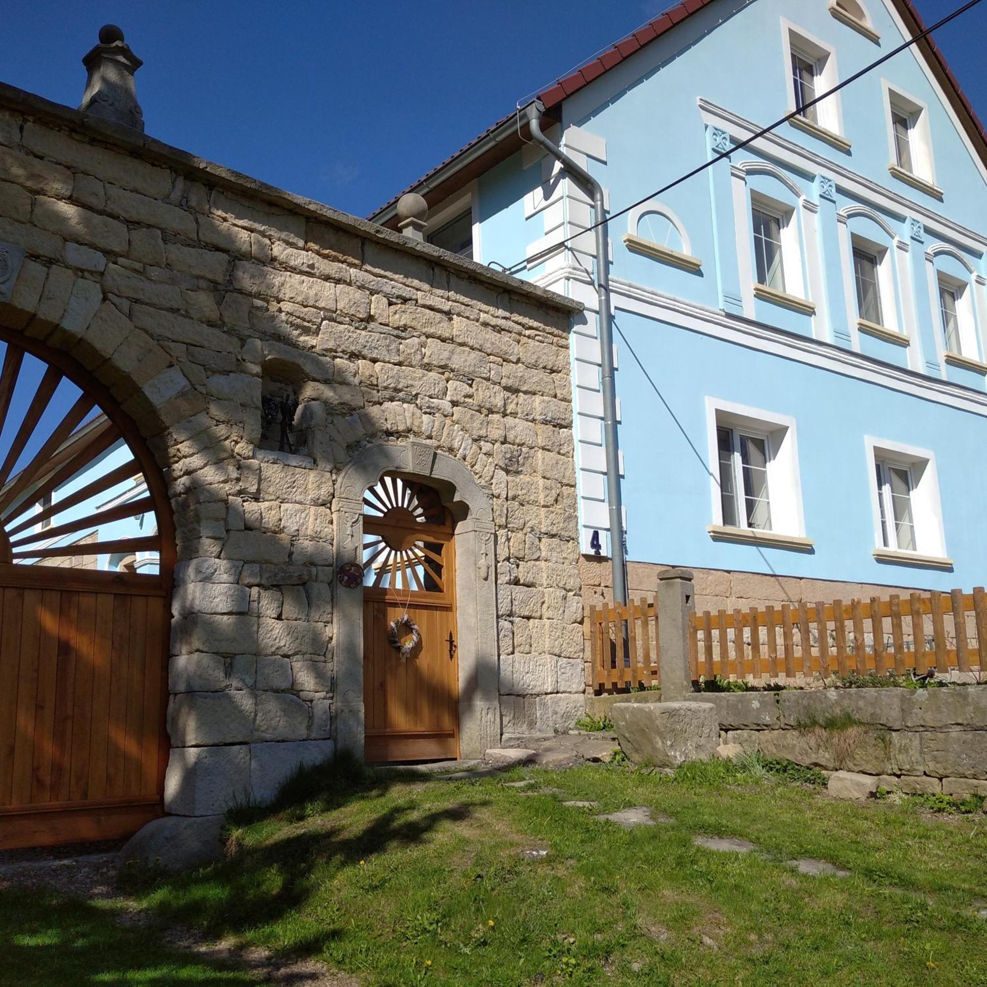 Statek Bily Dvur - Bely Hotel Machov Luaran gambar
