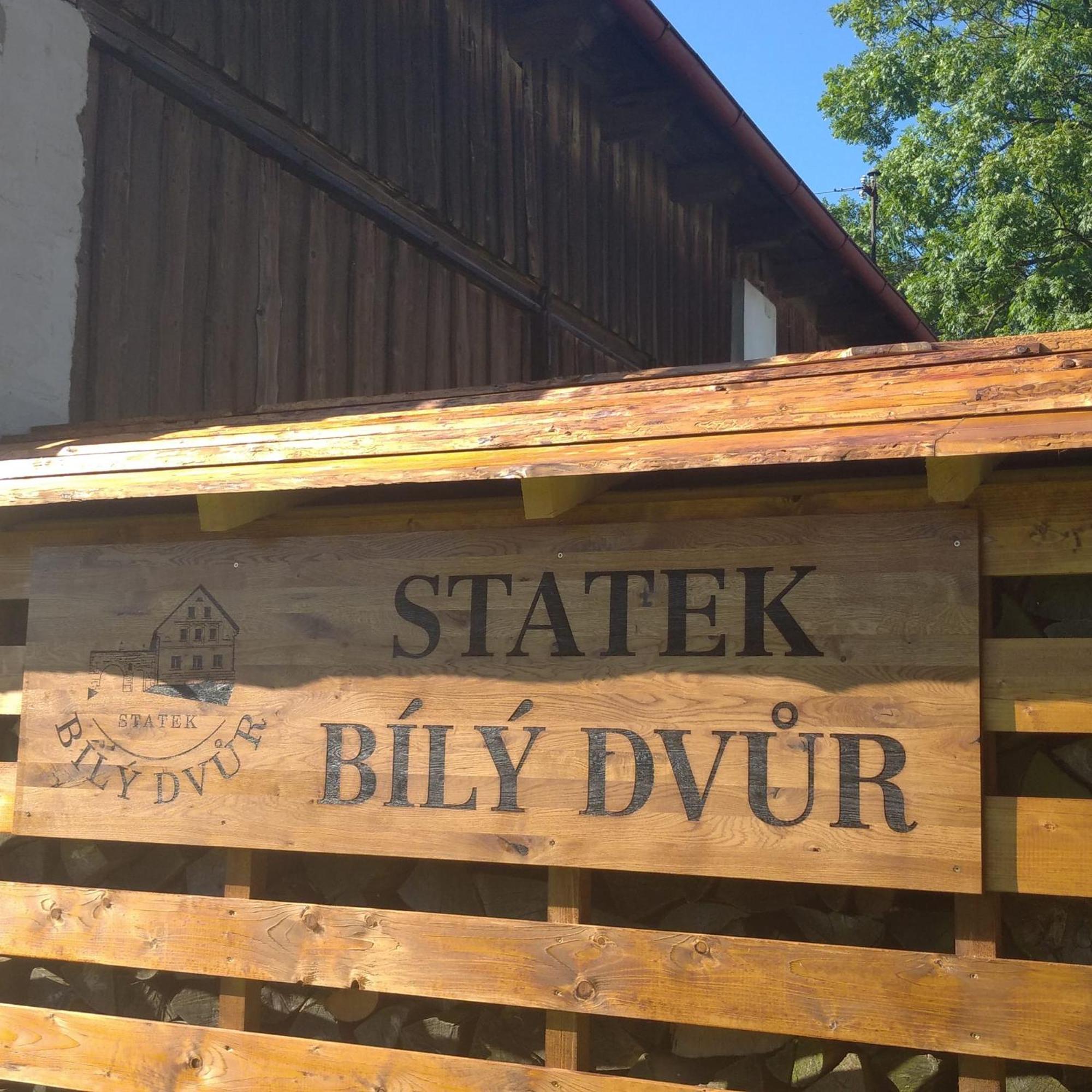 Statek Bily Dvur - Bely Hotel Machov Luaran gambar