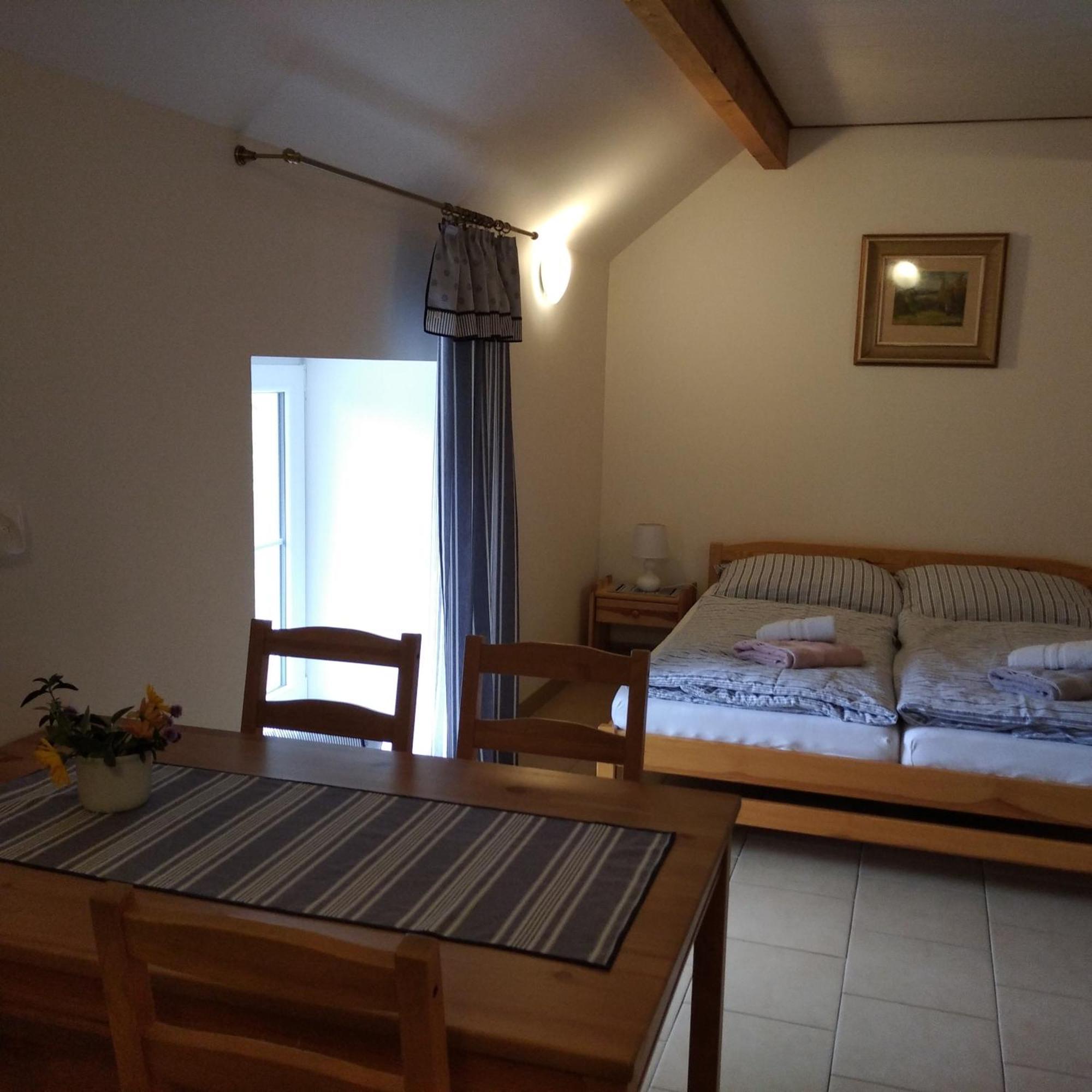 Statek Bily Dvur - Bely Hotel Machov Luaran gambar
